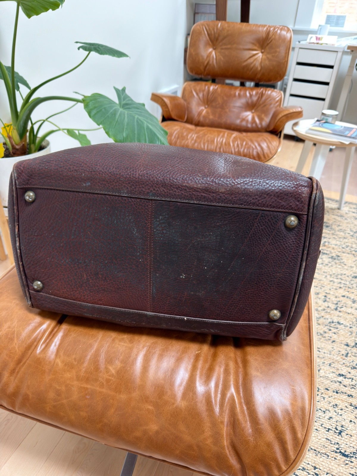 Duluth Trading AWOL Bag – Heavy Leather – Weekender / Doctor / Briefcase Duffel