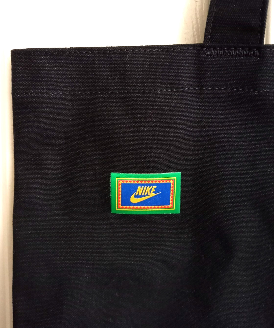 RARE Nike URBAN JUNGLE Heritage CANVAS TOTE BAG Black MULTICOLOR GRAPHICS Peace