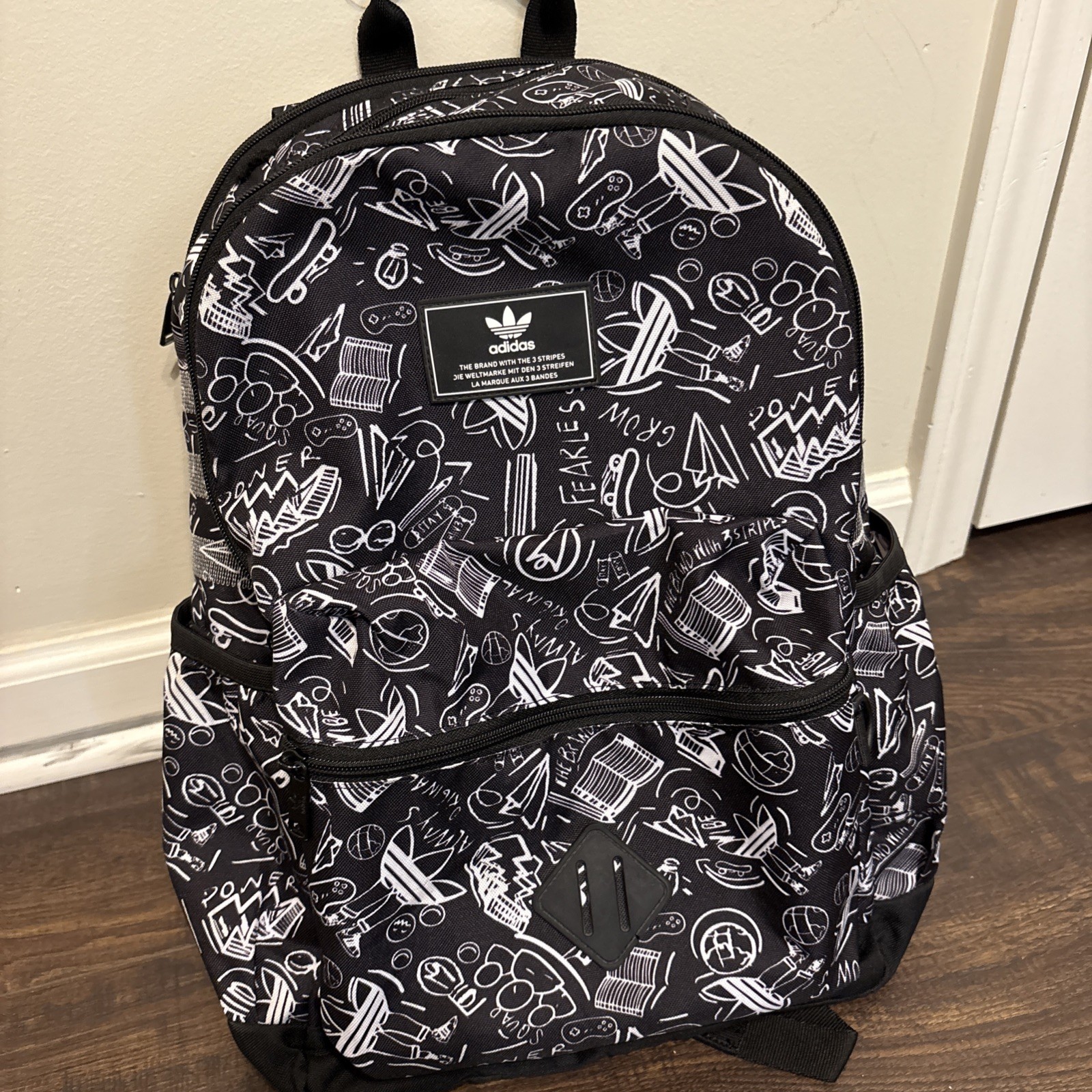adidas Originals National 3.0 Backpack, Seed Doodle Art Black-White, One Size
