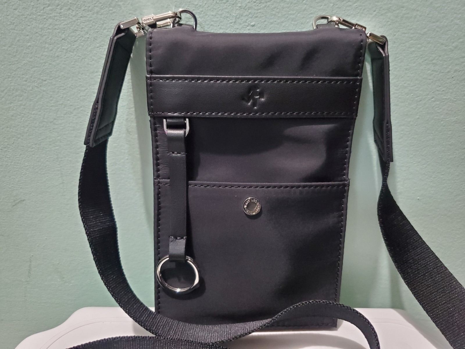 NWT WANT LES ESSENTIELS McCarran Black Nylon Unisex Crossbody Wallet Phone Bag