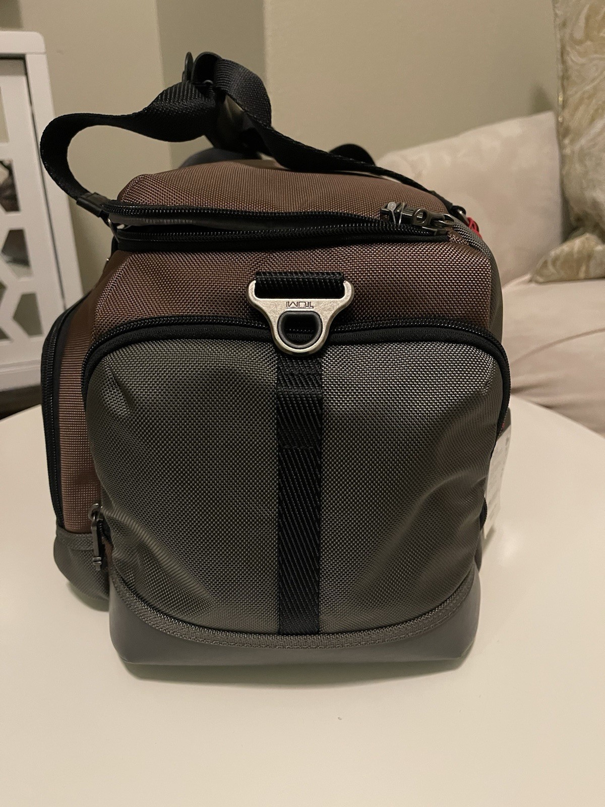 Tumi Charge Duffel Bag – GREY And Red ￼