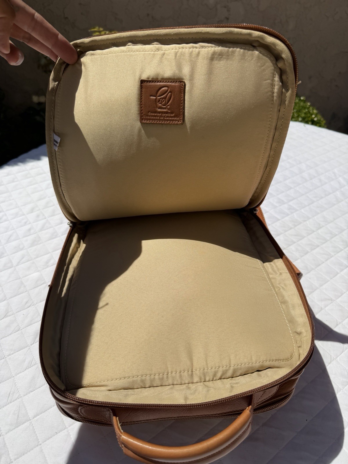 Nice Piel Chestnut Brown Leather Bag Colombian Made Padded Satchel Messenger Bag