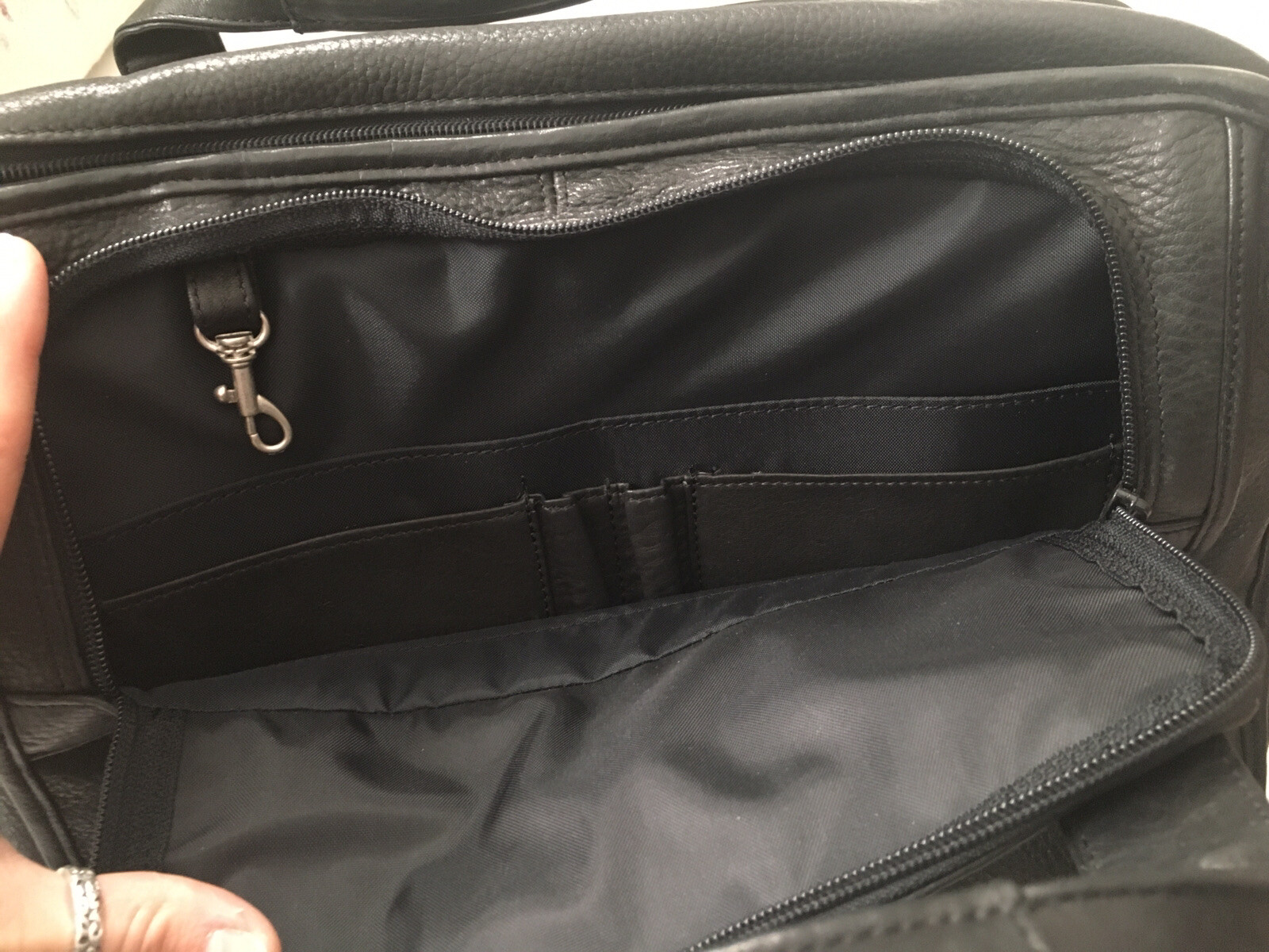 WILSONS Black Leather Small Medium Briefbag Case Messenger Laptop Bag-NEW no tag