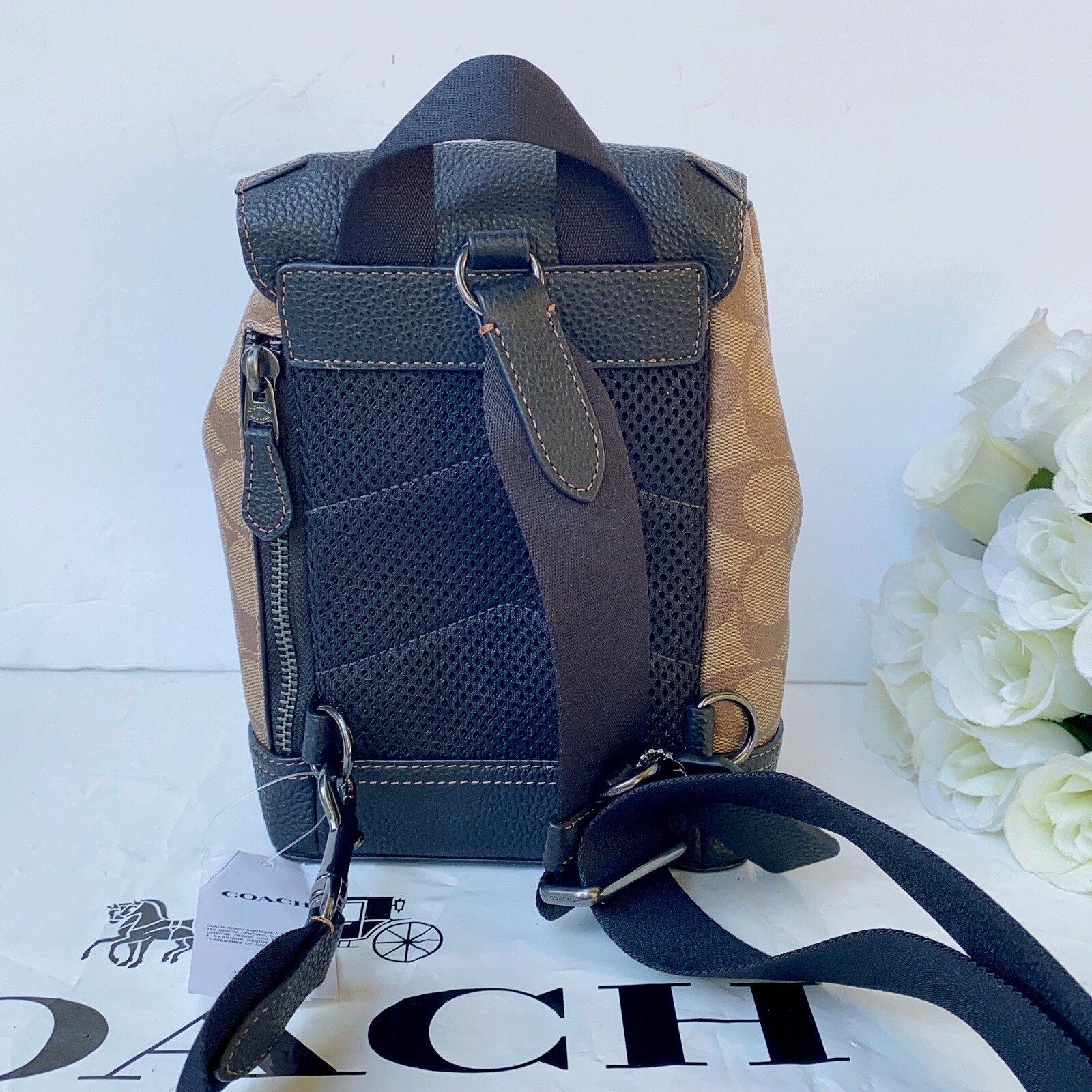 NWT Coach Hudson Small Pack In Signature Canvas CB928