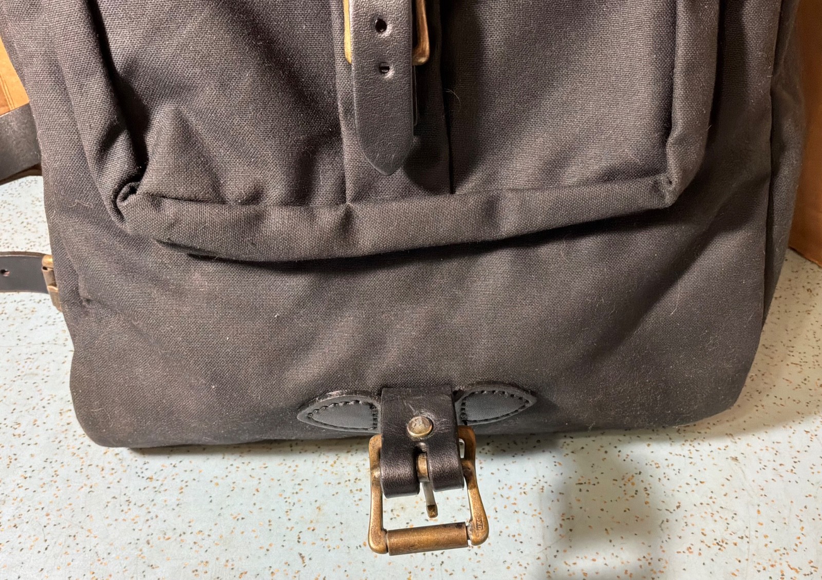 FILSON RUGGED BLACK BACKPACK w/LEATHER BRIDLE STRAPS & BRASS BUCKLES DRAWSTRING