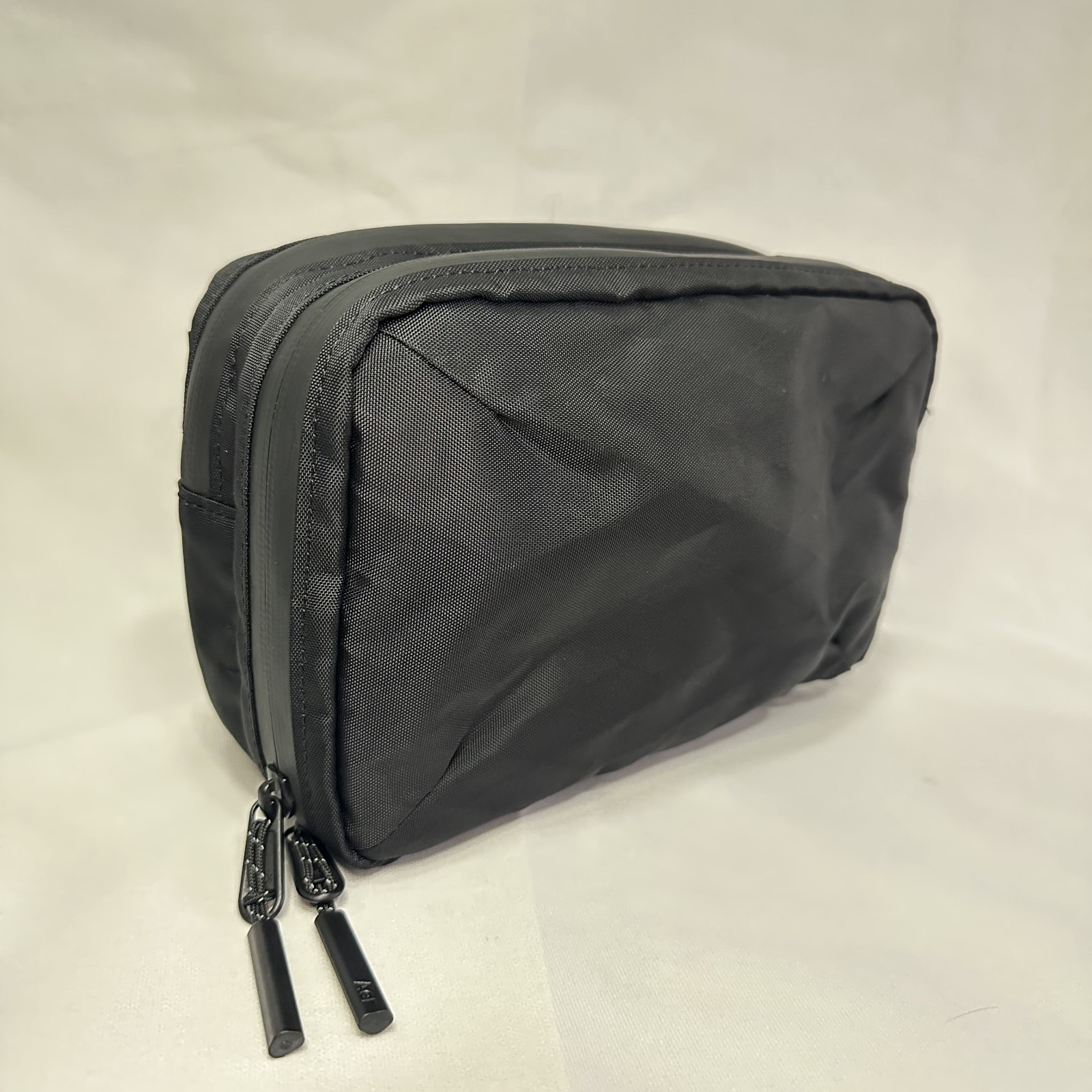 Aer Cable Kit 2 X-Pac Black 1.8L Tech Organizer Travel Pouch