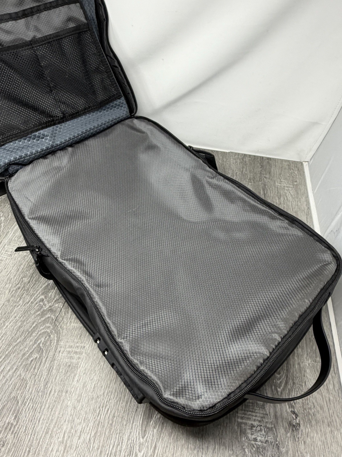 FENRUIEN 17.3-Inch Hard Shell Laptop Backpack,Anti-Theft Waterproof Travel Men