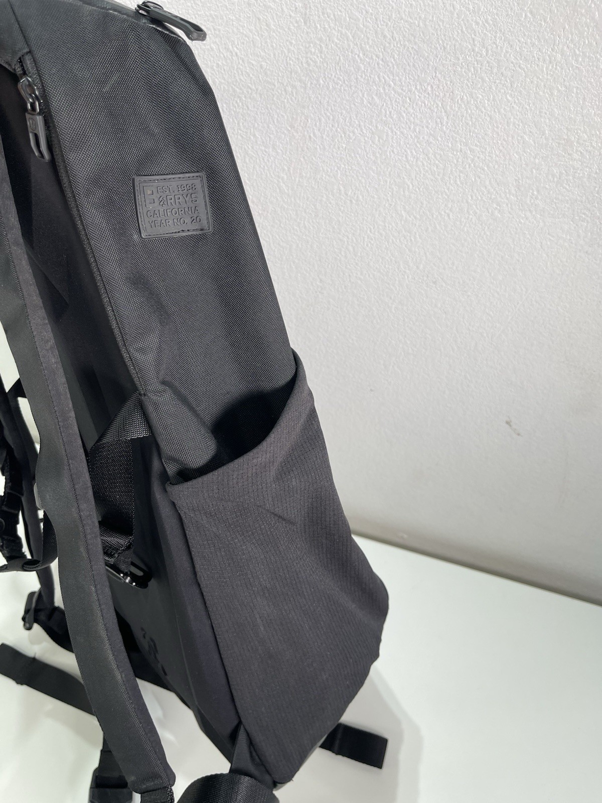 Lululemon More Miles City Backpack Black Reflective Bottom Tech Travel Outdoor
