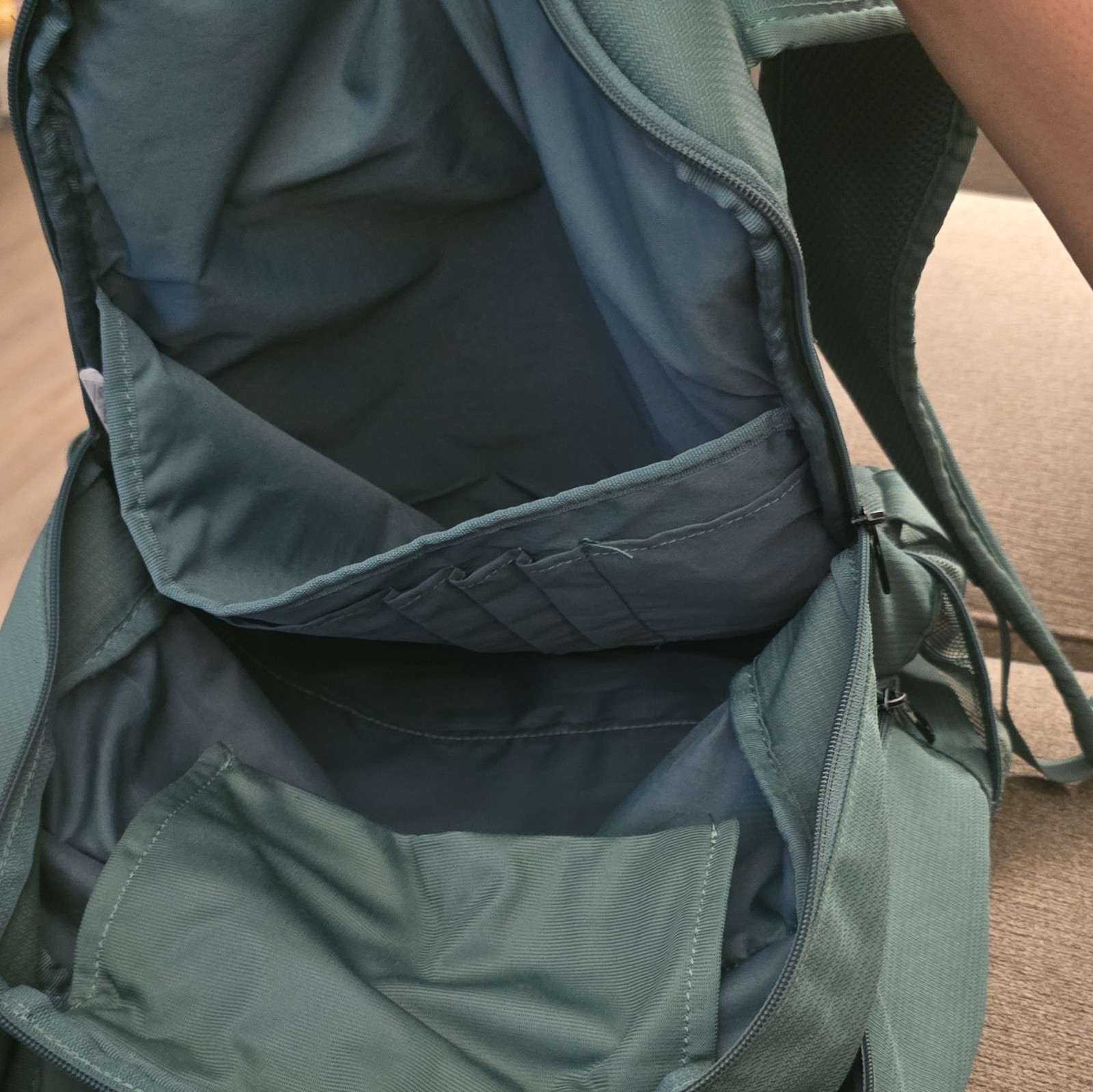 Nike Large Green/Black Backpack Zip Closure Padded Adjustable Straps Pockets