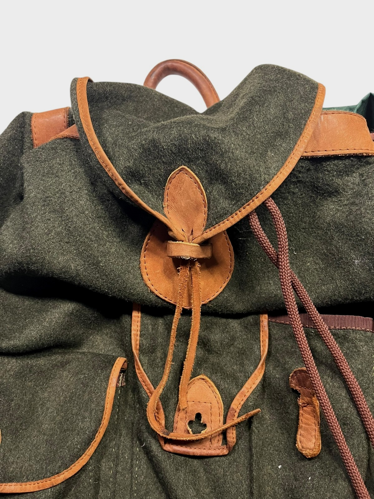 Vtg UNBRANDED Green/Brown BEAUTIFUL WOOL/LEATHER BACKPACK Travel Hike Gear Bag
