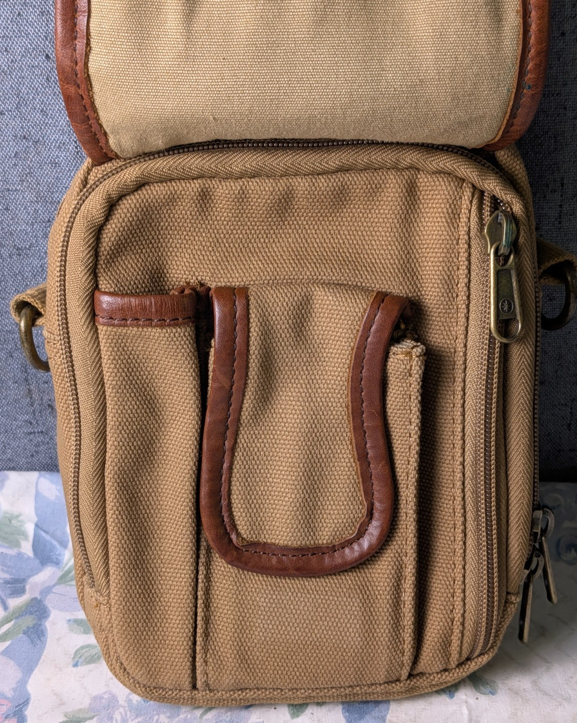 Duluth Trading Company Men’s 8″ Canvas Brown Travel Organizer Belt Pouch Bag