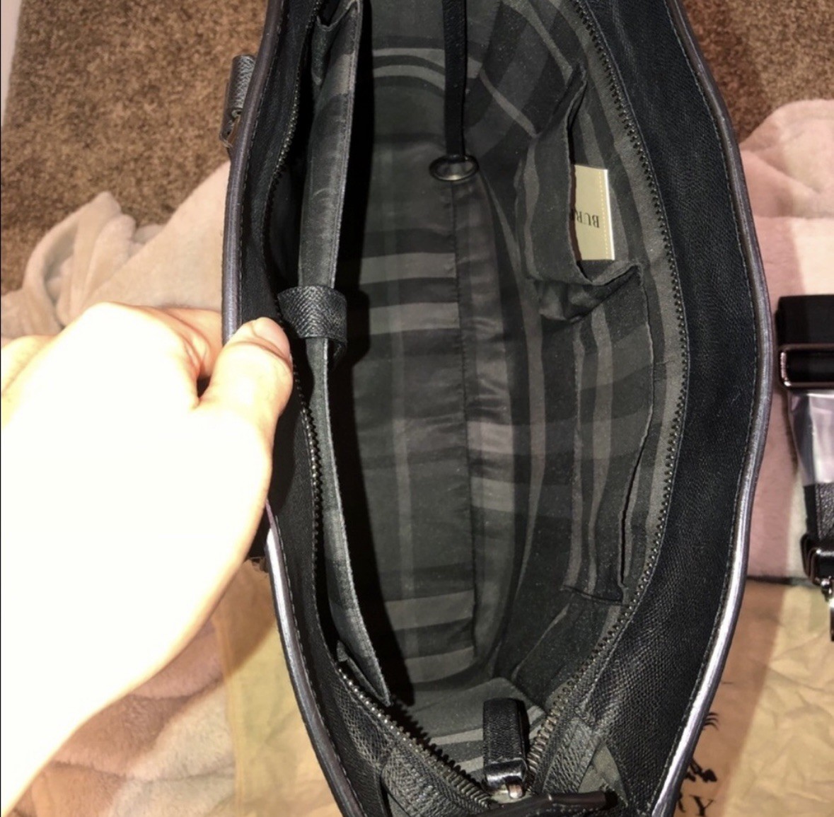 Burberry, Men’s Black Leather Kenneth Tote Tall bag with Strap