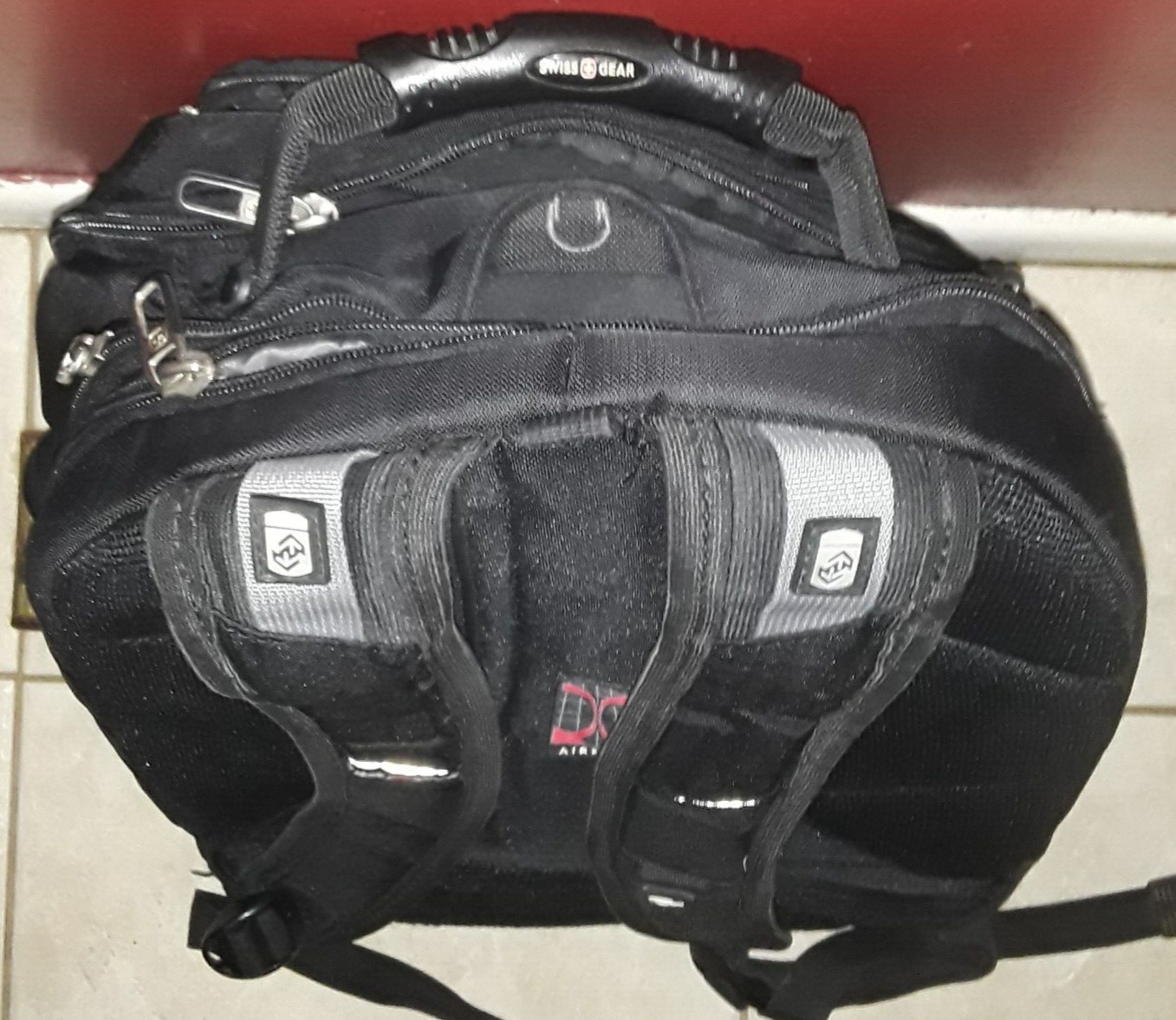 swiss gear RUGER AIRFLOW BACKPACK black with handle