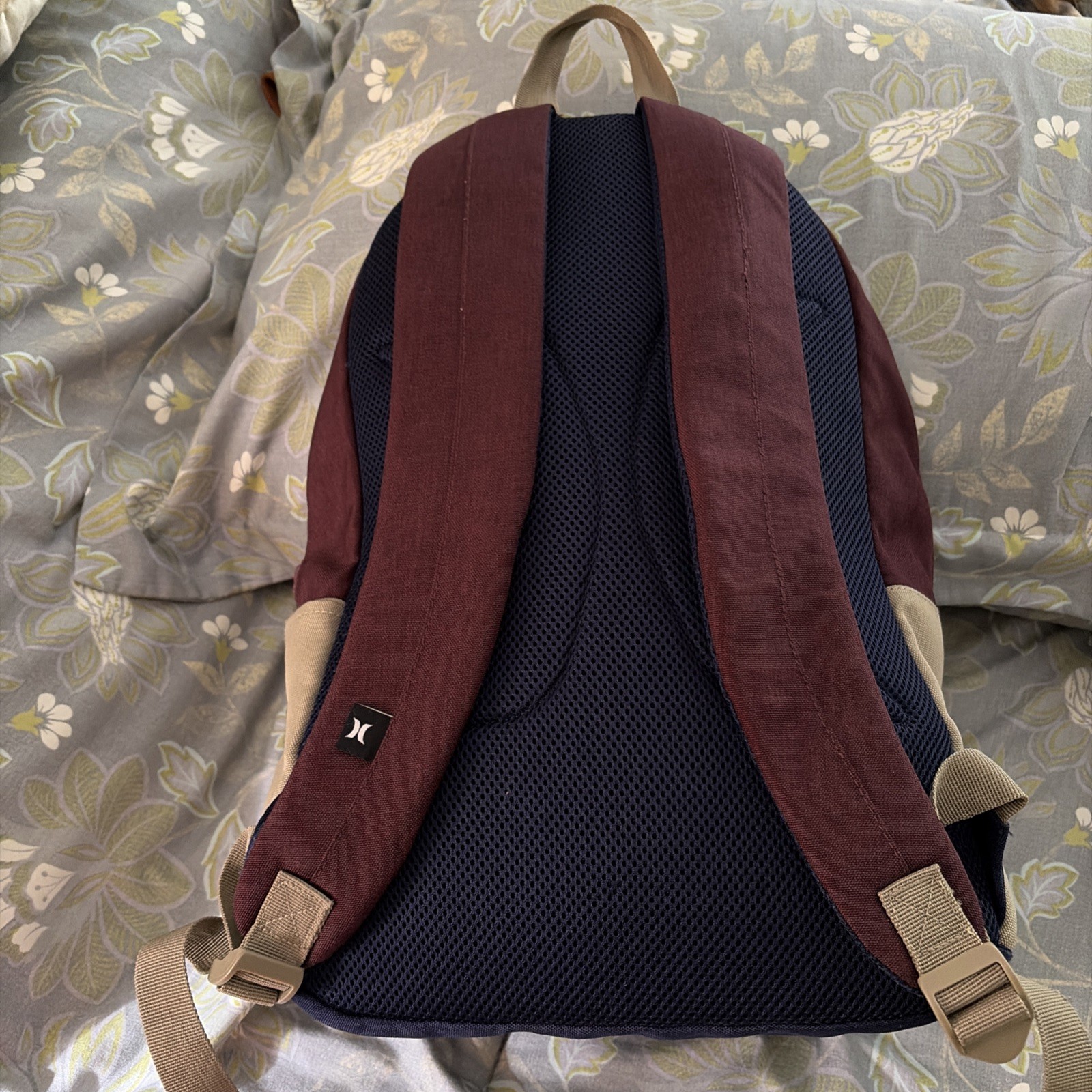 Hurley Backpack Maroon/Navy/Tan Zipper Adjustable Straps XL Capacity R62