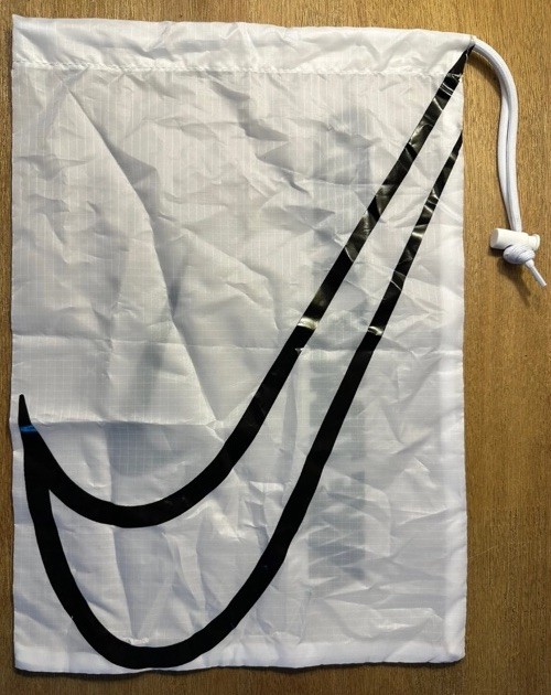 NIKE TRACK AND FIELD DRAWSTRING SHOE BAG WHITE SIZE 11.5″x 16.5″ NEW