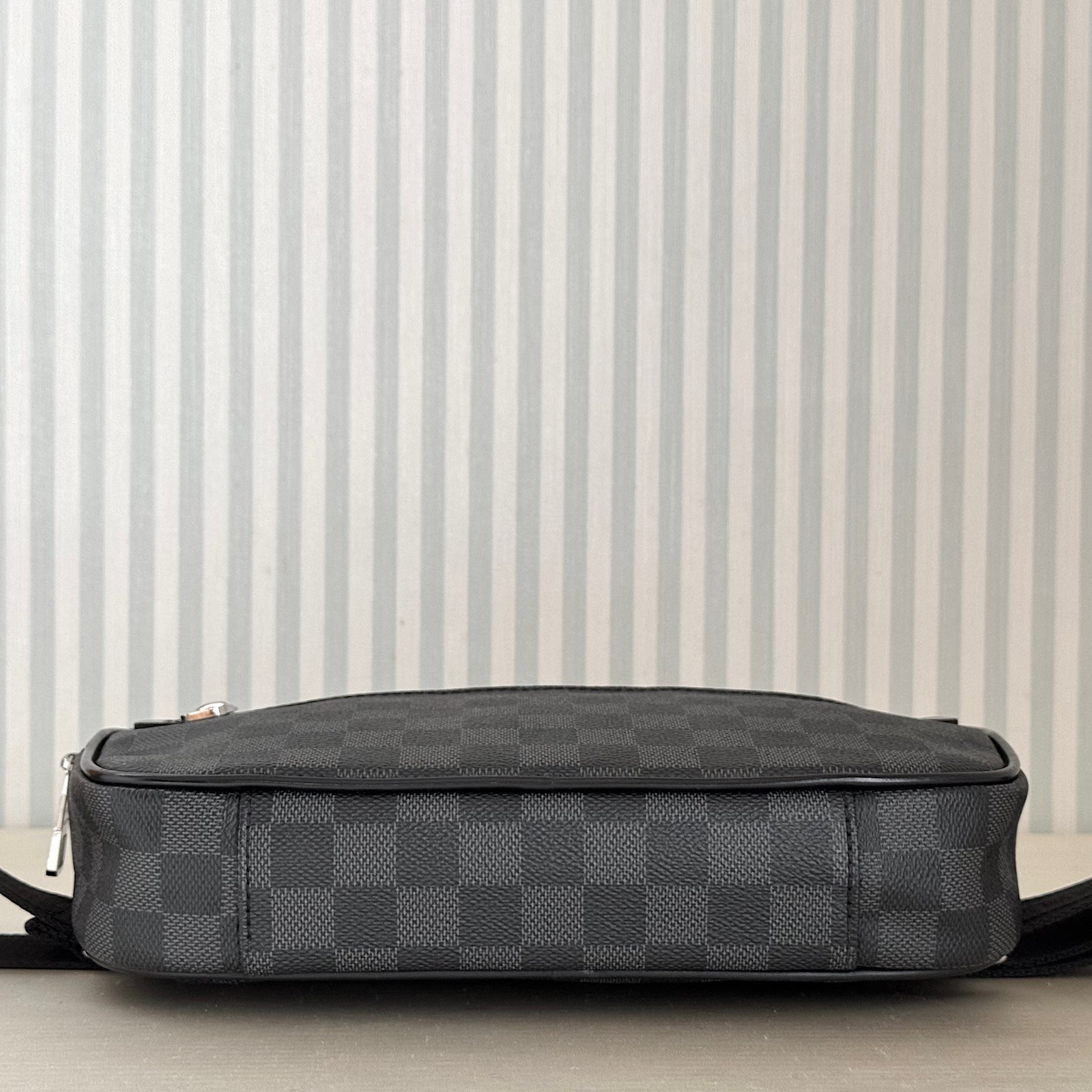 LOUIS VUITTON N41289 Ambler Damier Graphite Canvas Sling Bum Body Bag MB0186