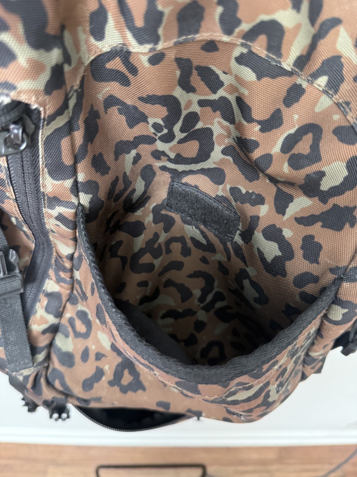 Supreme SS10 Leopard Camo Guide 28 Backpack / 10SS GUIDE 28 LEOPARD BACKPACK.