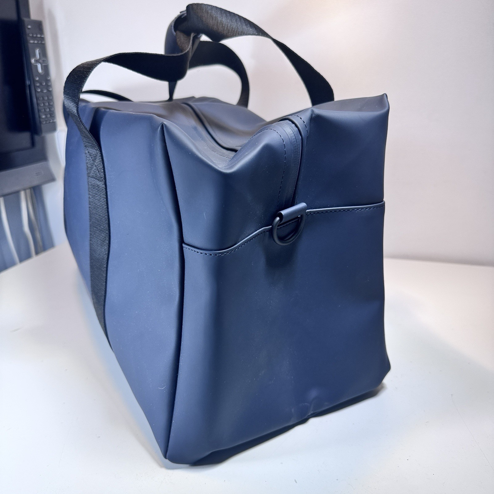 Rains HiLo Weekend Gym Bag Large Branded 19.5 x 10 x 9 Blue Waterproof