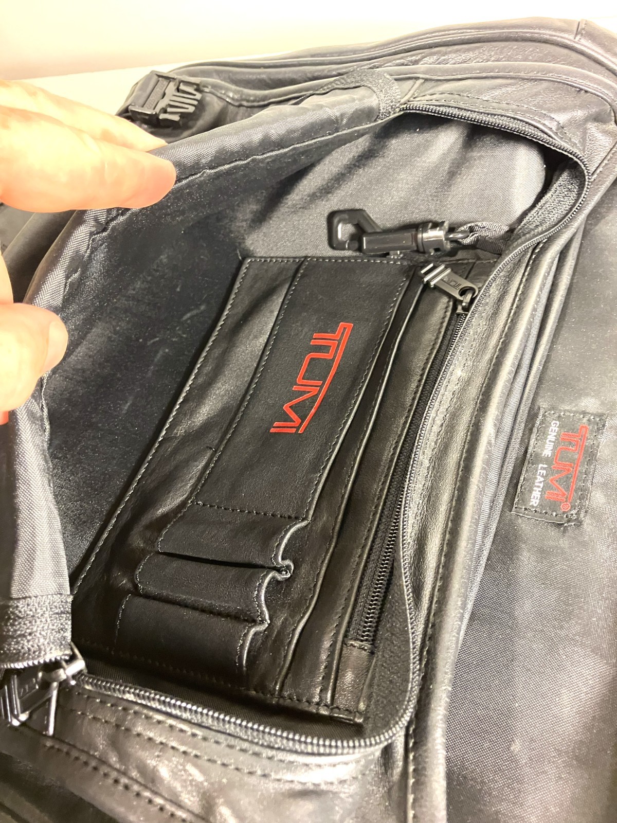 TUMI Black Leather Laptop Briefcase. 13″. Very Nice!