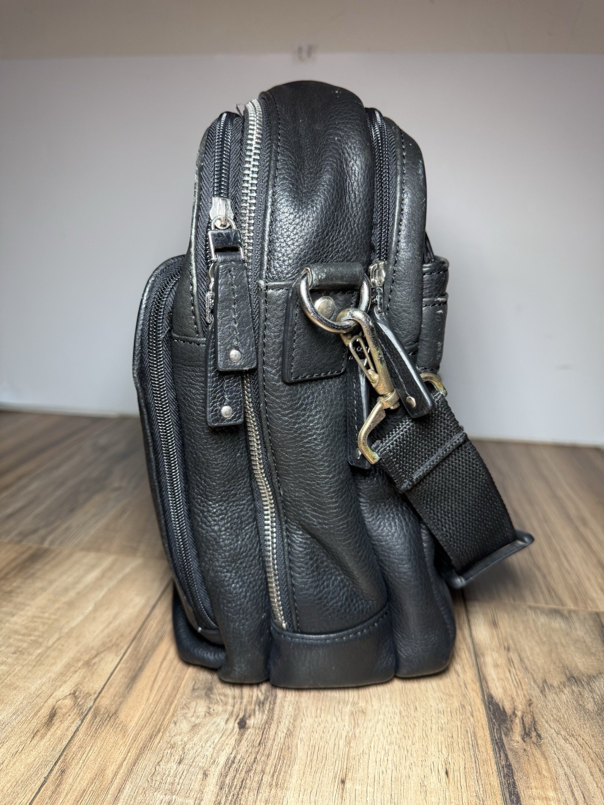 Bosca Full Grain Black Leather Monfrini Stringer Briefcase Laptop Messenger Bag