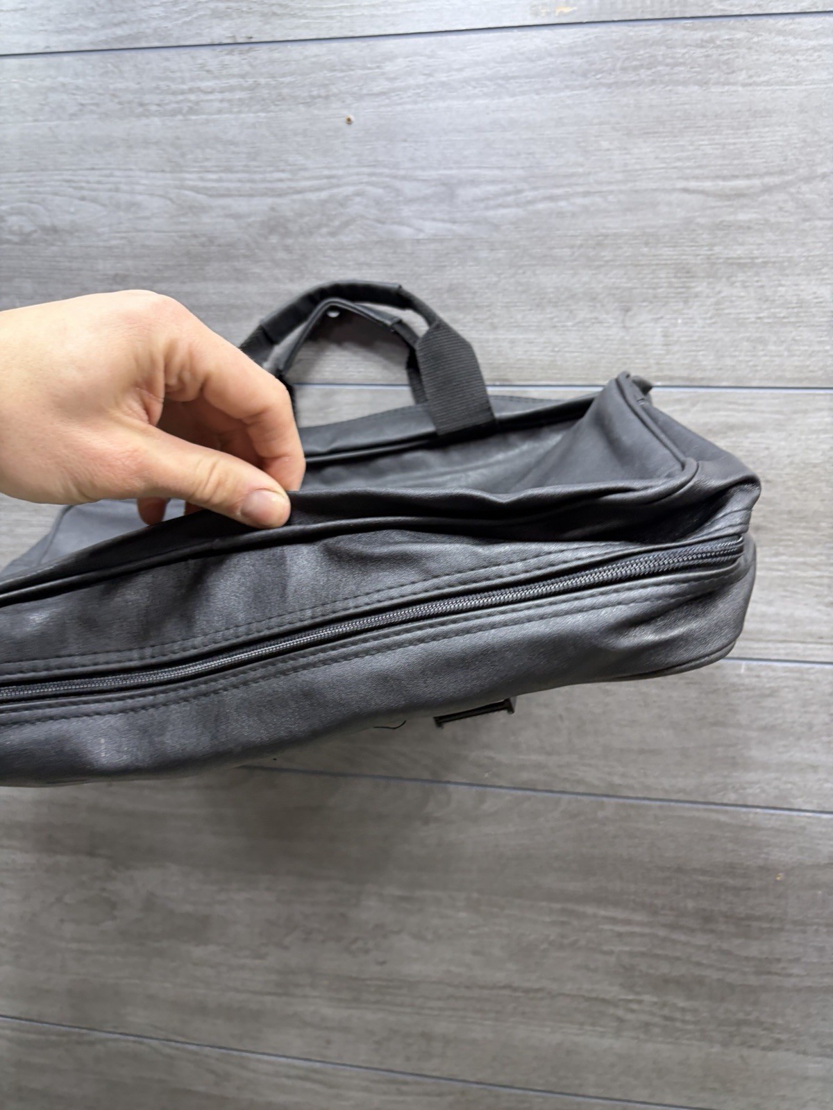 Accent International Black Leather Messenger Laptop Back Carry On Black