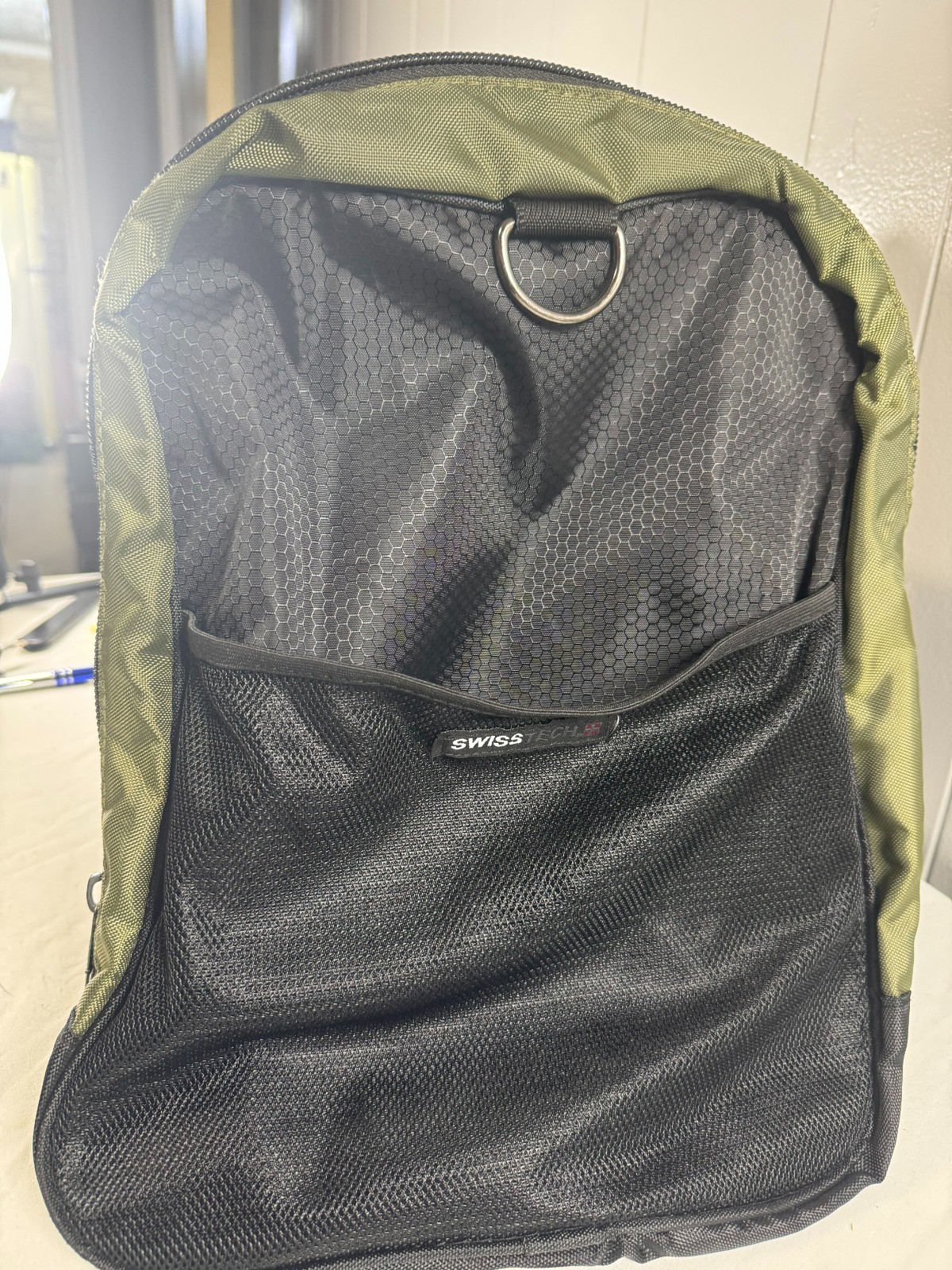 Swiss Tech Urban Trek Green Duffle Bag 28”x15”x12.5”