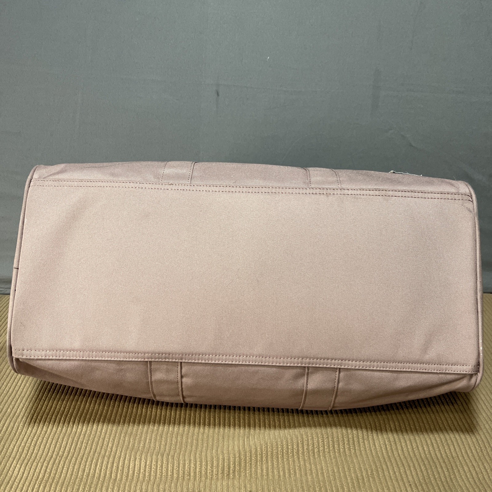 Herschel Supply Co. Novel Duffle Bag Ash Rose Travel Bag 11.75 x 20.5 x 10
