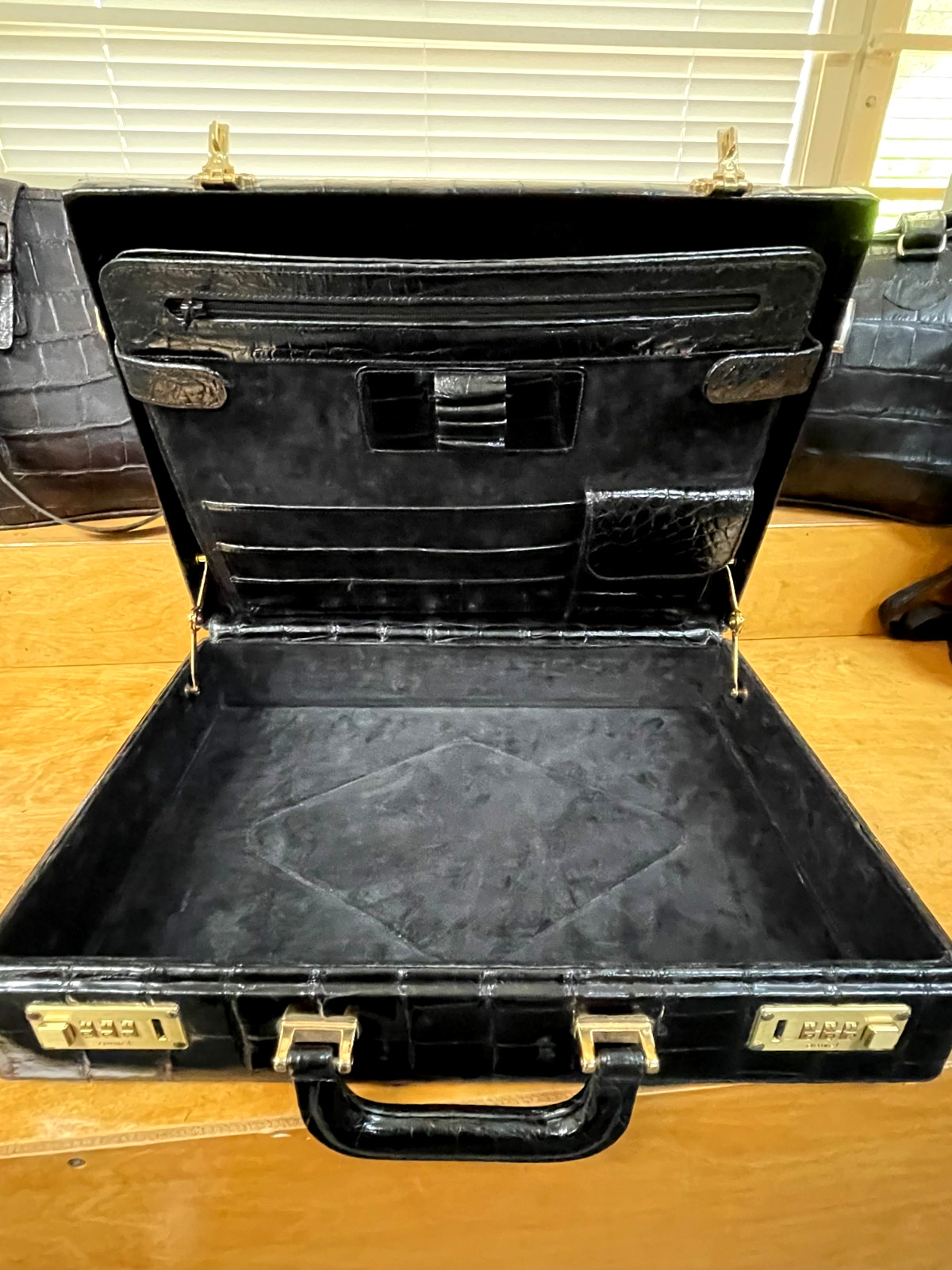 Genuine American Alligator Briefcase NEW Black Classic Case Lock Pockets 18x13x4