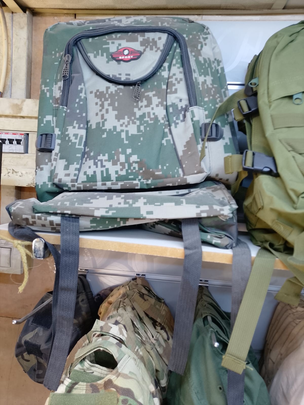 Backpacks for travel and work, various shapes and colors, made of linen