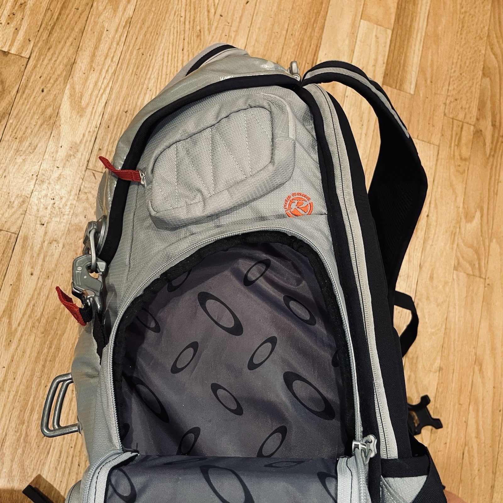 Oakley Big Kitchen Backpack Stone Grey 35L Rare Good Condition See Pics Read Dsx
