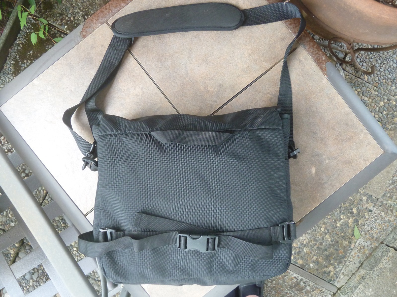 TOM BIHN Messenger Travel Briefcase Carry On Shoulder Strap Bag NWOT