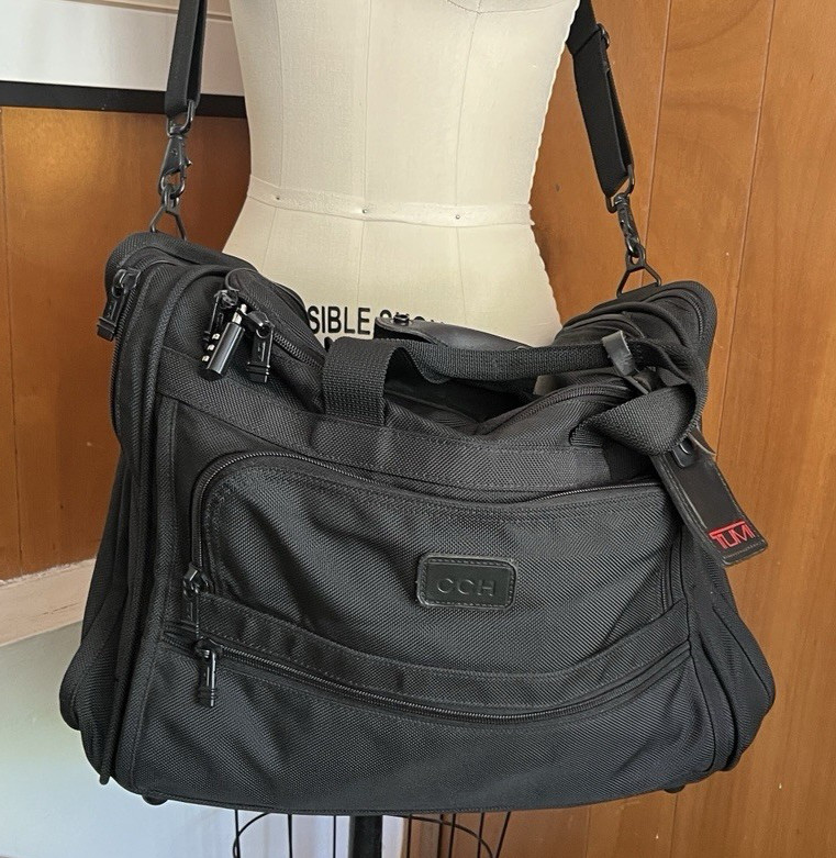 TUMI 222D3 Boston Bag Duffle Golf Weekender Carry On Travel Black Nylon 21″