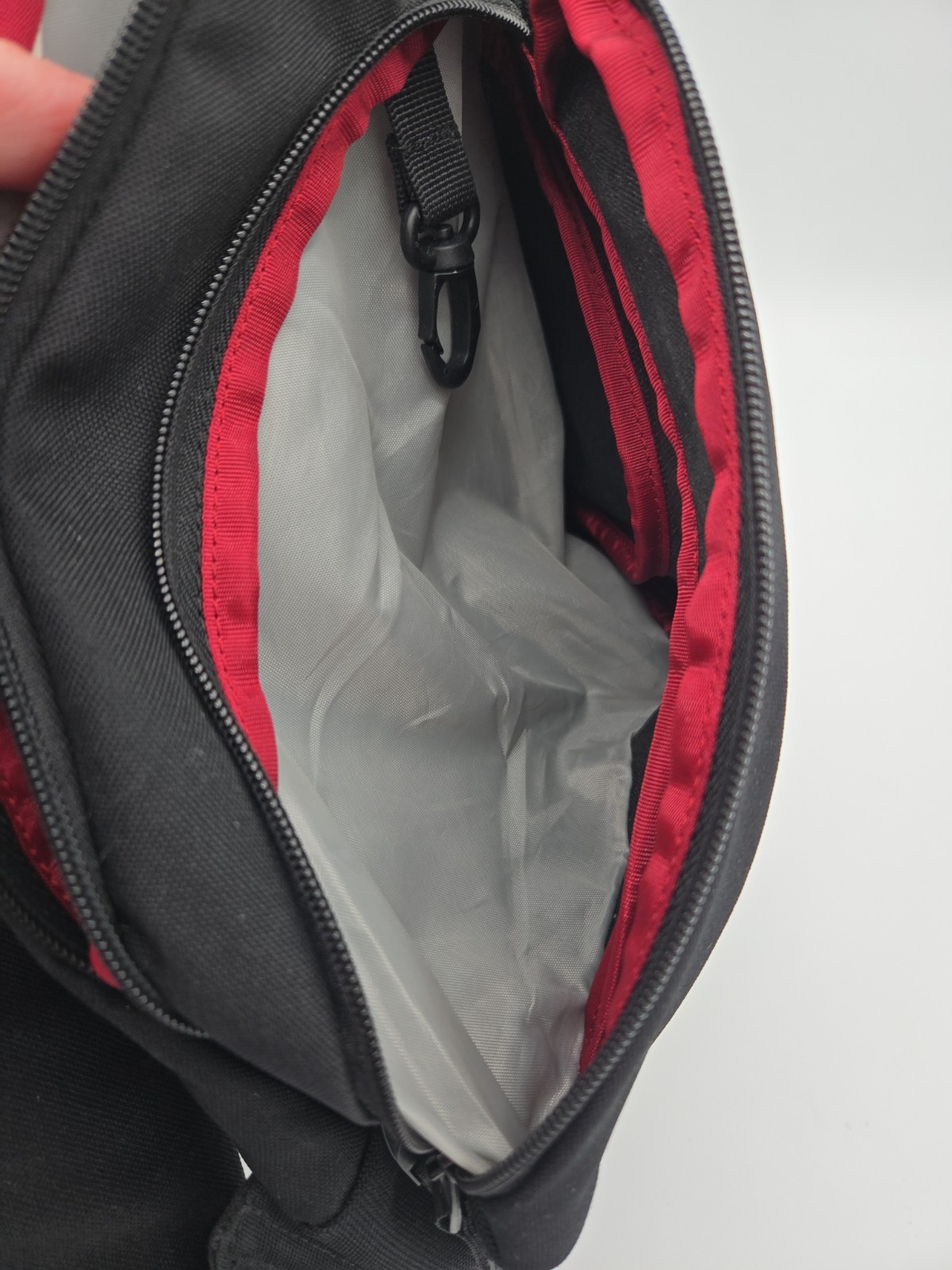 VICTORINOX Sling Crossbody One Shoulder Bag in Black
