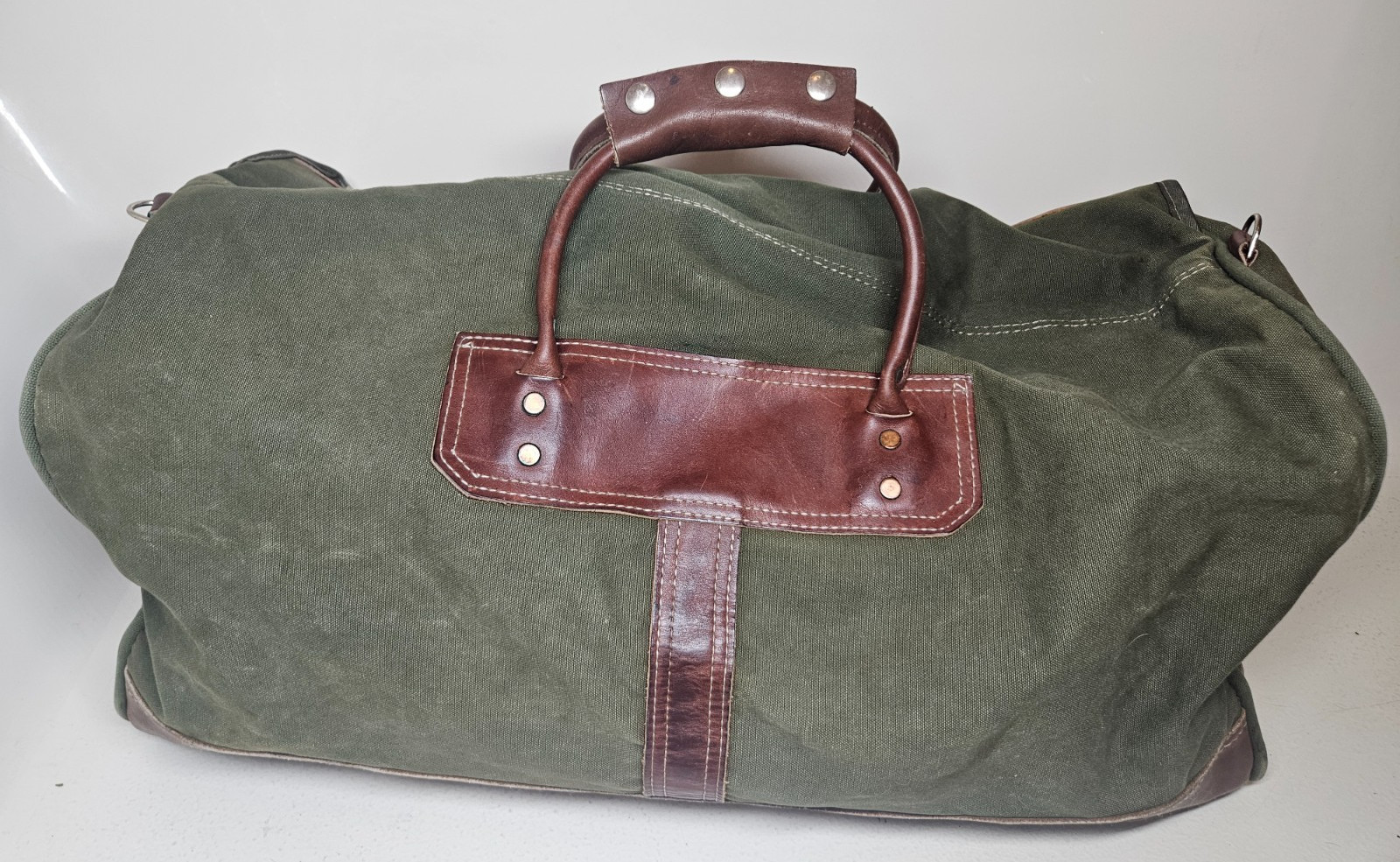 Vintage Orvis Battenkill Green Canvas Leather Weekender Duffle Bag 24 3/4in