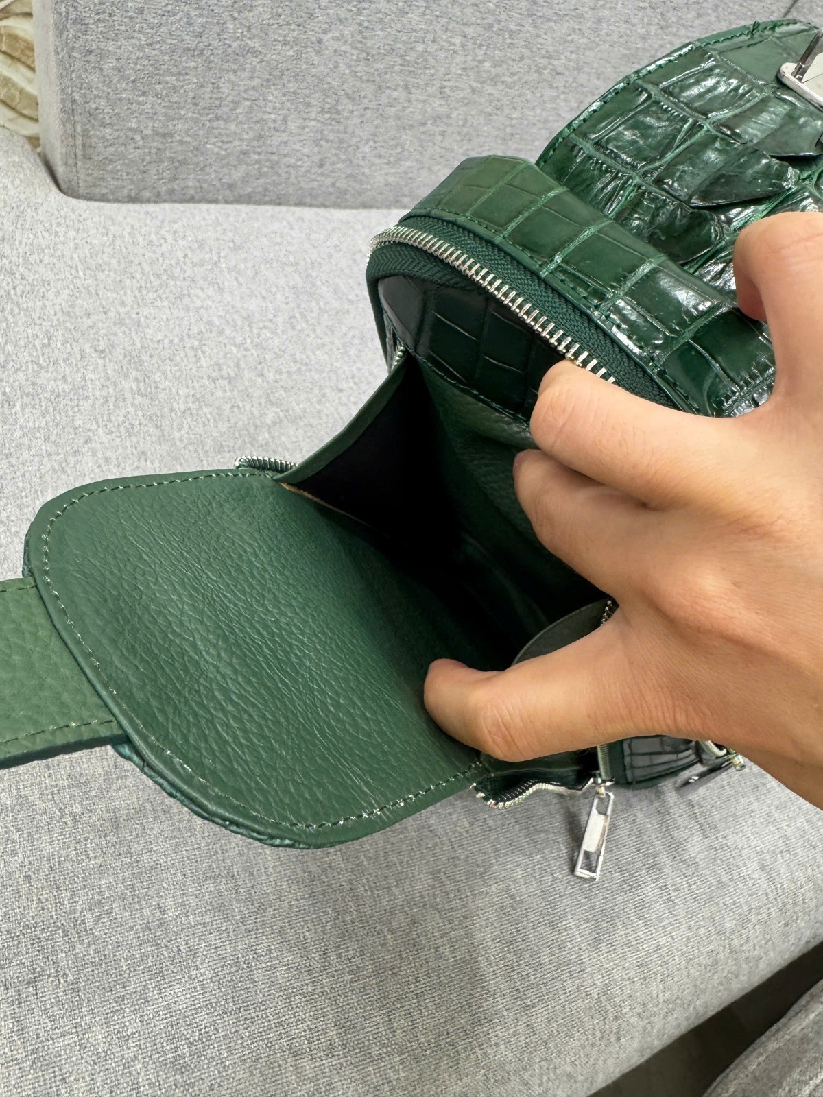 Men Luxury Genuine Leather Bag Chest Shoulder Daypack Crossbody Bag Gift