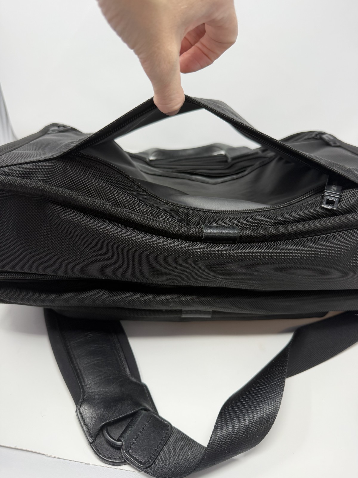 TUMI Alpha Expandable Briefcase 26141D2 Black 2-Way A4 Business Bag w/ PC Case