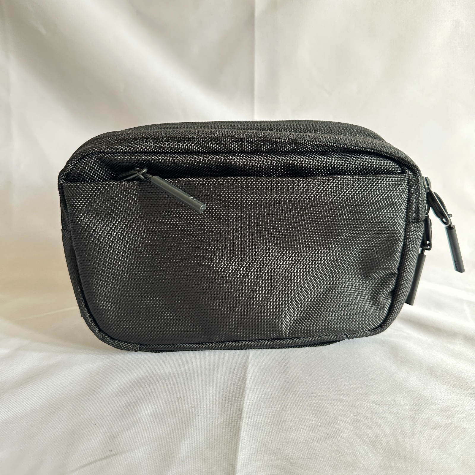 Aer Cable Kit 2 Black 1.8L Tech Organizer Travel Pouch