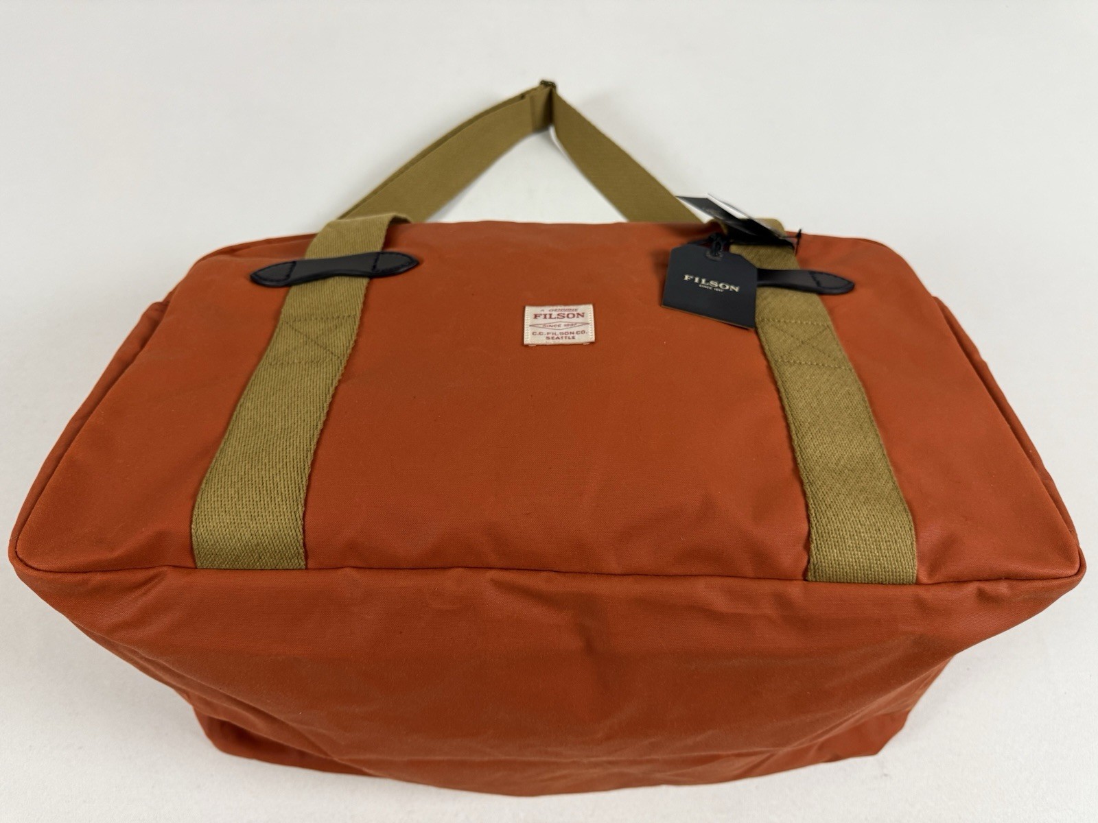 FILSON MEDIUM TIN CLOTH DUFFLE BAG RUST OS NWT