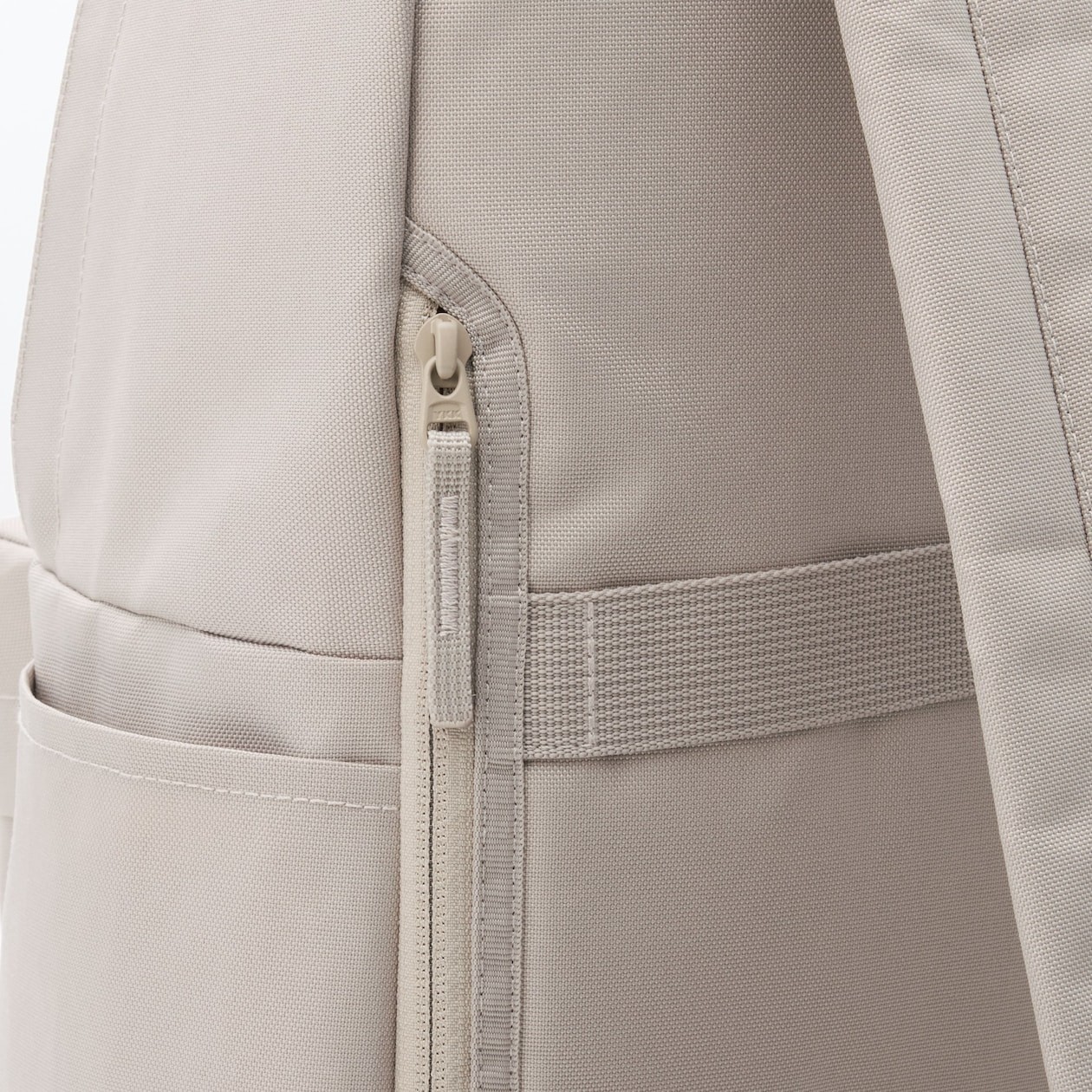 Water-Repellent Lightweight Shoulder Relief Rucksack Light Beige 17x13x6in 20L