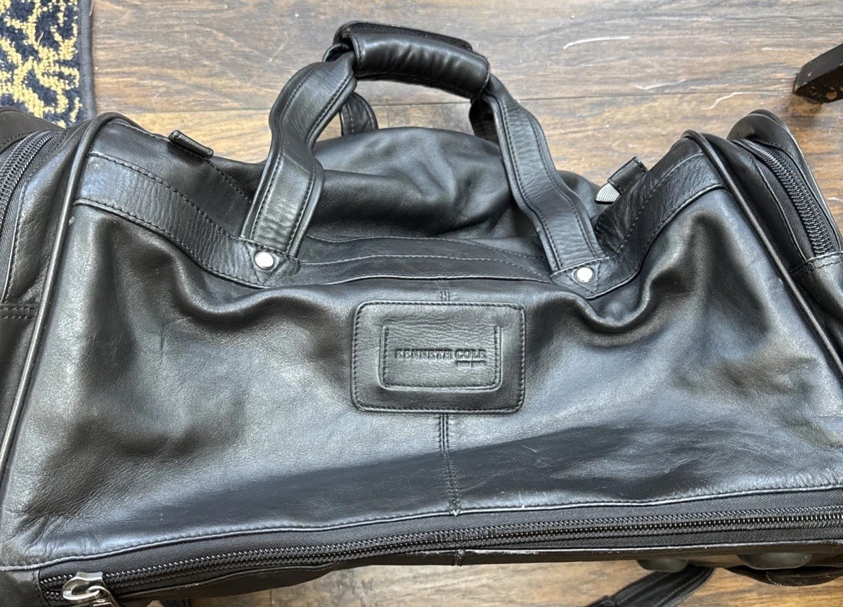 Kenneth Cole Reaction New York Leather 24″ X 12″ Large Duffle Bag