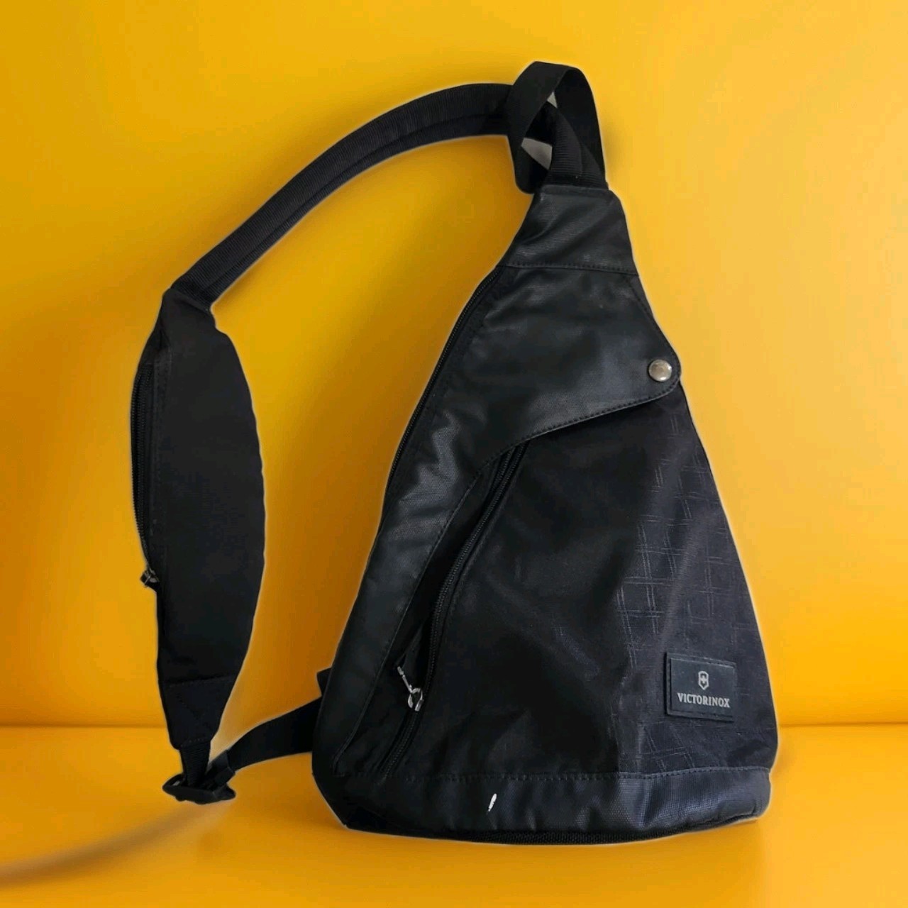 Victorinox Altmont 3.0 Dual Compartment Monosling Shoulder Bag Black