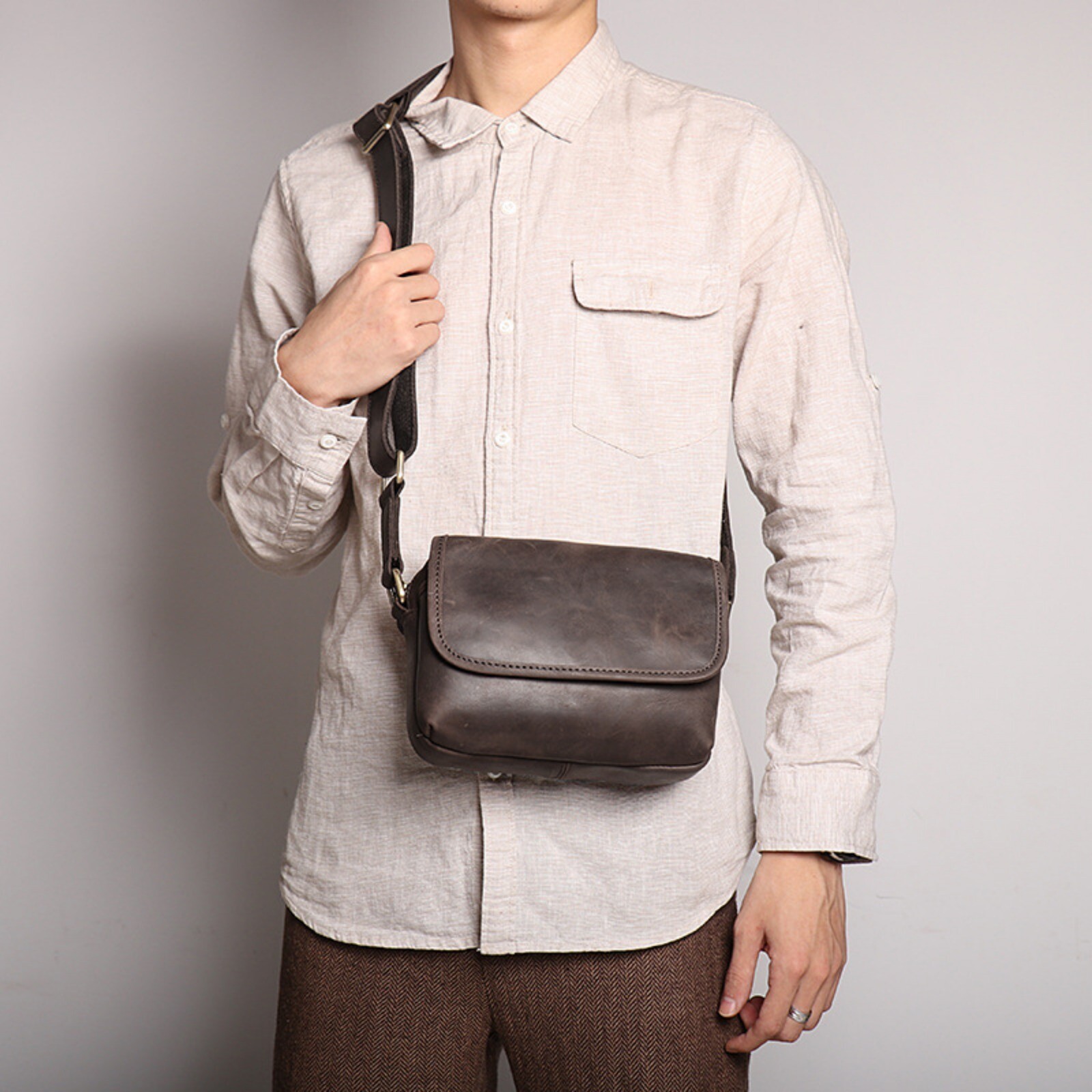 Men Retro Leather Crossbody Messenger Bag Shoulder Satchel for Work Travel