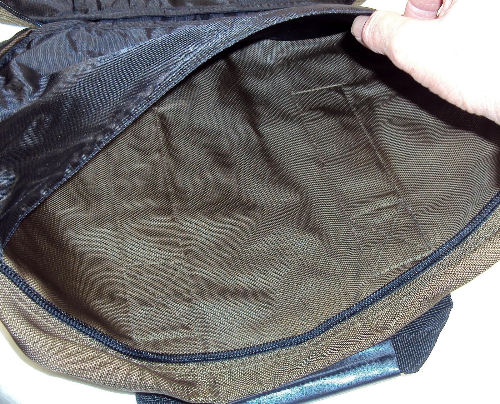 Soft Sided Olive Briefcase ~ 100% Polyester, Unzips Fully To Lay Flat ~ #D860