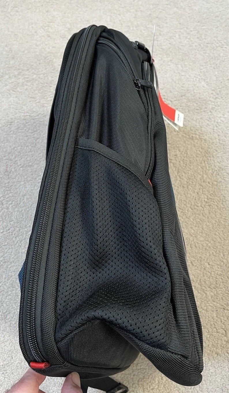 Swissgear Ibex Backpack for 17″ Laptop Navy Blue Red Black NEW WITH TAGS