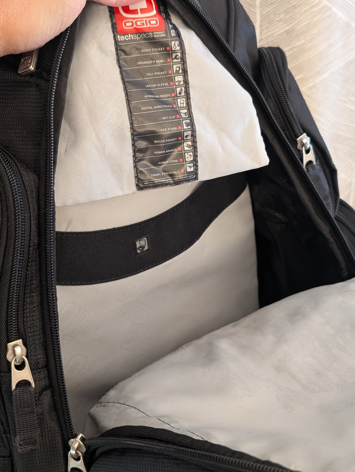 Ogio Black Metro Street 8 External Pocket Audio Laptop Backpack Bag