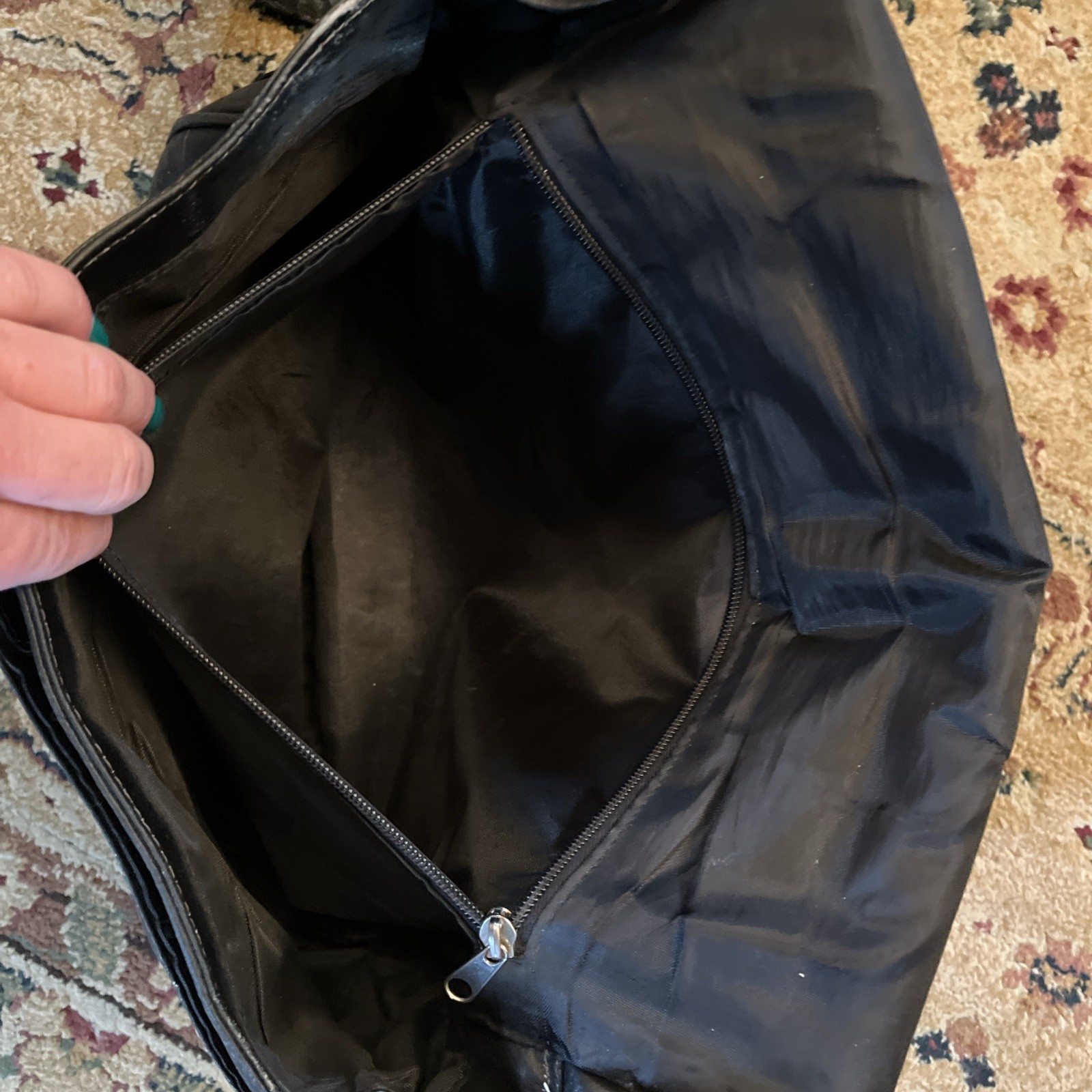 Wilsons Leather BLACK Messenger Flap BAG Distressed Grunge office School Retro