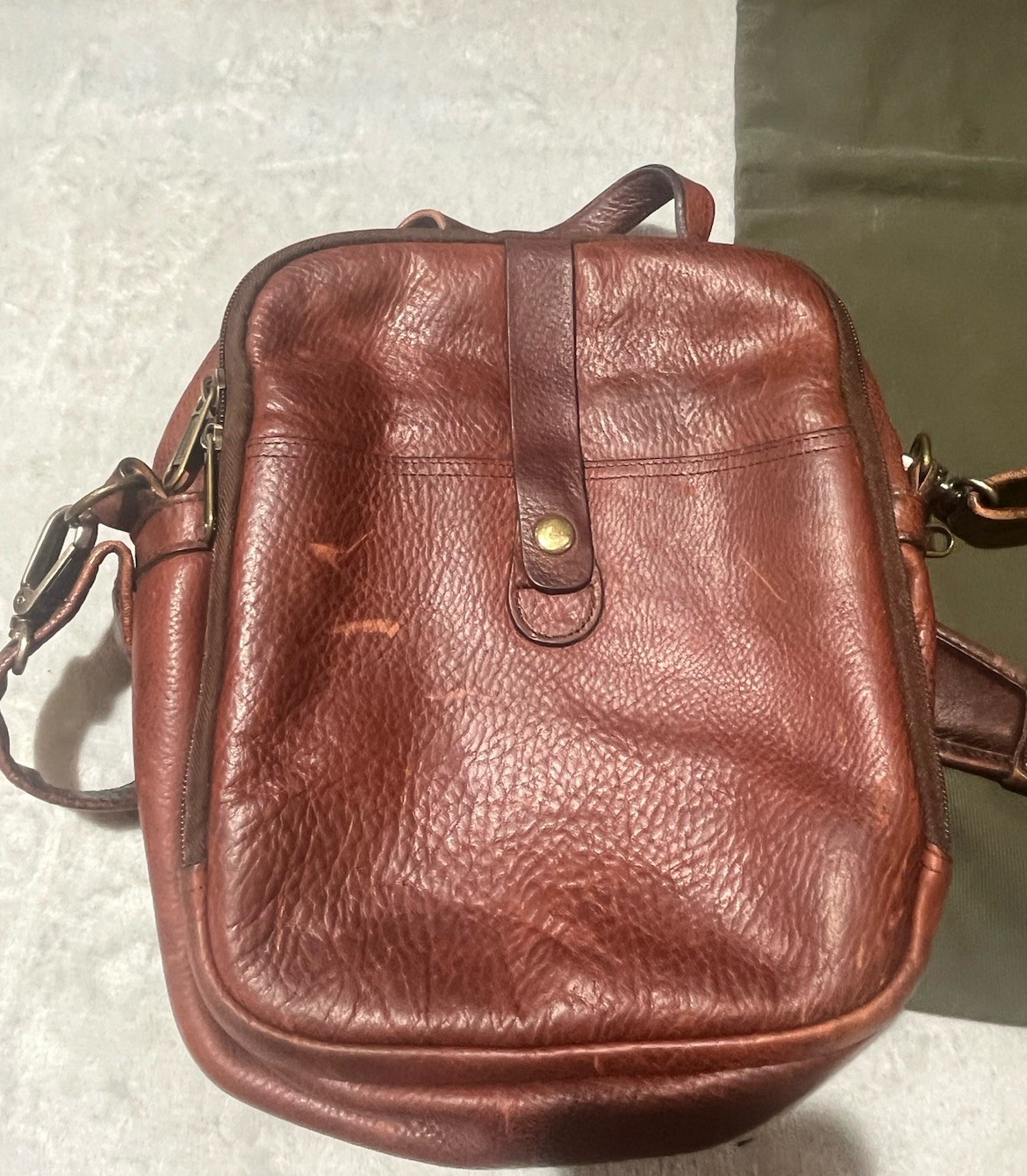 Duluth Trading Co men’s Leather Shoulder Bag With New Duffle Bag Bundle