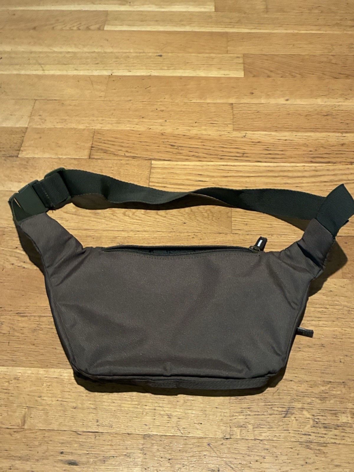 Reebok Waist Bag Fanny Pack Adjustable Strap Dark Brown/Olive Green Casual Clean