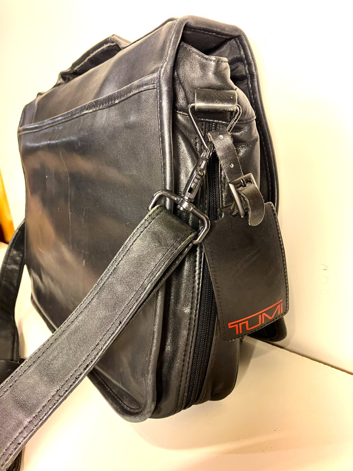 TUMI Black Leather Laptop Briefcase. 13″. Very Nice!
