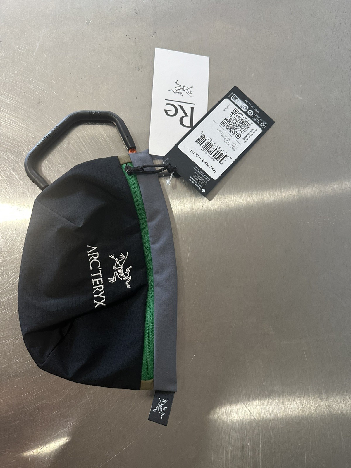 ARC’TERYX Recut Foley Pouch Multi-Color Unused Bag Multi-system color Unused